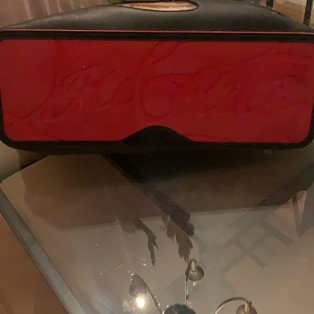CHRISTIAN LOUBOUTIN
Cabata Paris Logo Calfskin - Picture 2 of 9